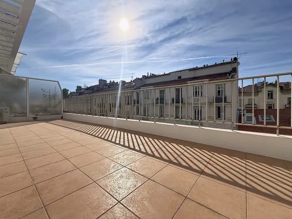 Location 2 Pièces vide - Coeur Libération