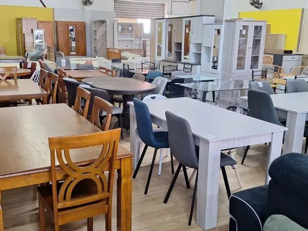 Local commercial 242 m²