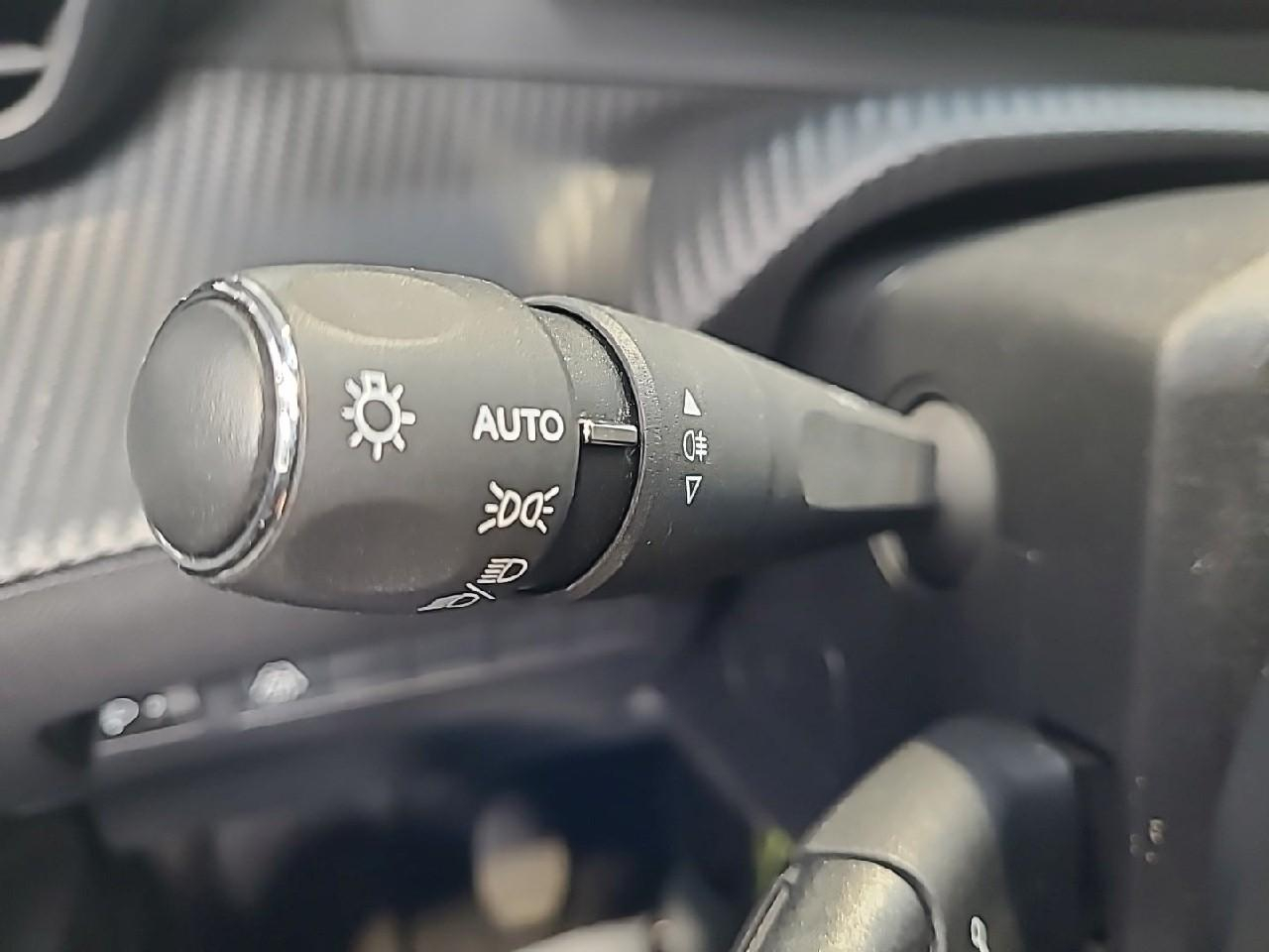 Peugeot 208 puretech 100 s&s bvm6 allure — photo 20