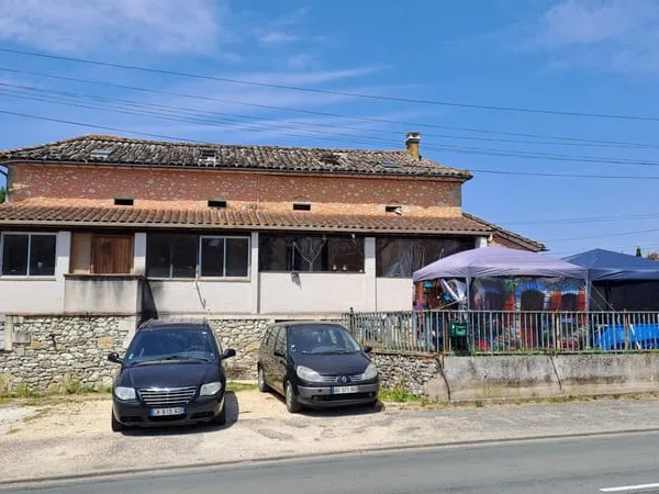 Ensemble immobilier de 4 logements en pierres sur une parcel