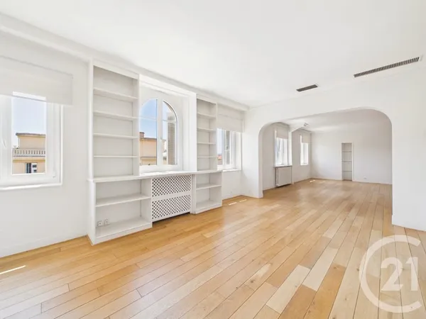 Appartement 6 pièces 179 m²