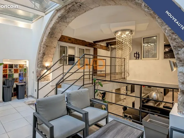 Appartement 6 pièces 151 m²