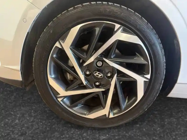 Hyundai I20 1.0 t-gdi 100 dct-7 hybrid 48v — photo 14