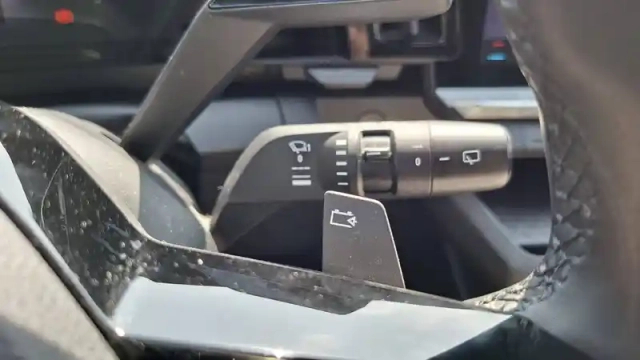 Renault Megane e-tech ev60 220 ch optimum charge — photo 31