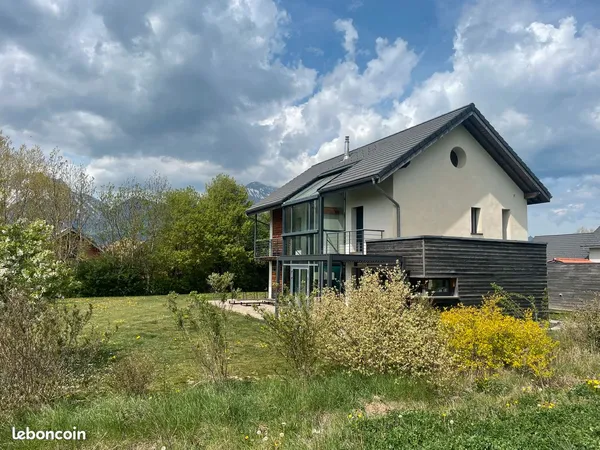 Maison avec de belles prestations