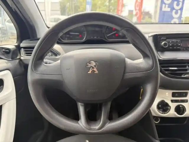 Peugeot 208 1.2 puretech 68ch like 5p — photo 14