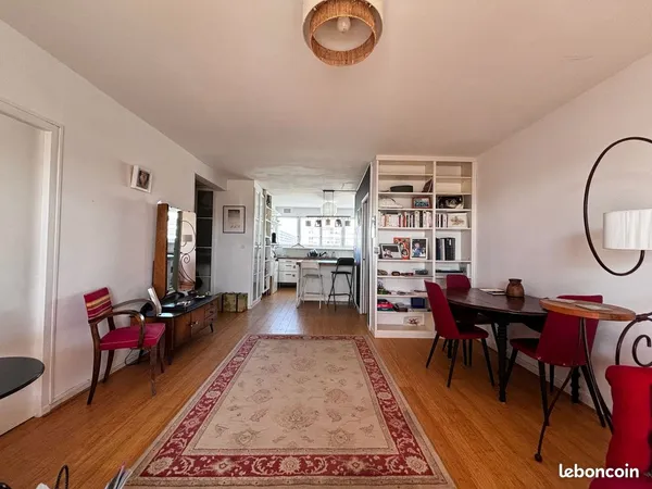 Appartement de standing 84 m2 dans résidence sécurisée, calme, étage élevé, 3 chambres, 1 place de p