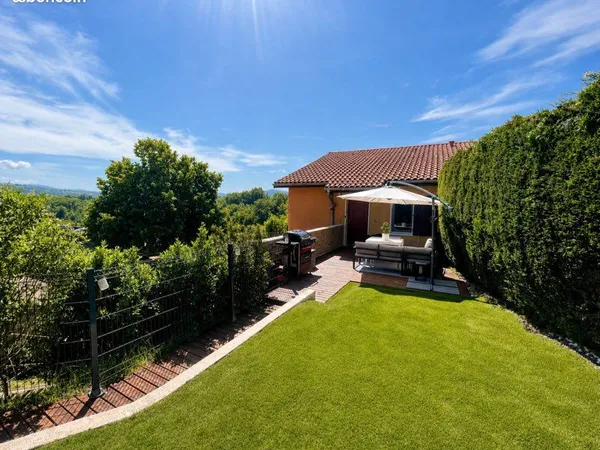 T3 dernier étage 71m2 avec jardin