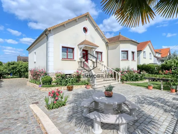 Maison Villecresnes 6 pièce(s) 130 m2 - 360 m2 utiles