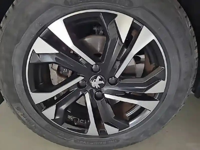 Peugeot 2008 puretech 155 s&amp;s eat8 — photo 13