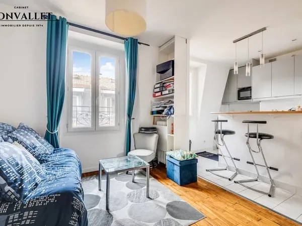 Charmant 2 pièces en duplex sur cour - dernier étage avec ascenseur