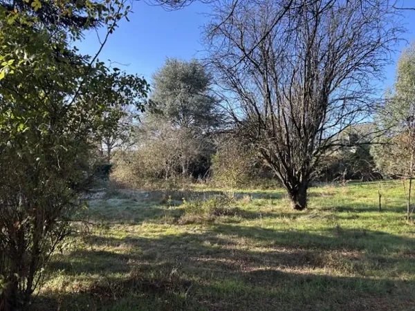 Terrain 370 m²