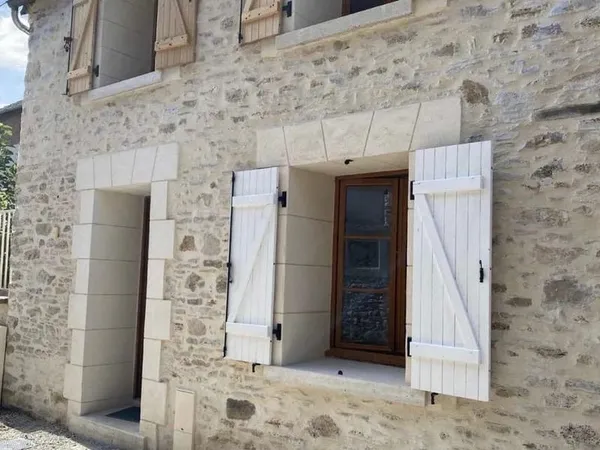PROCHE SENLIS - CHARMANTE MAISON DE VILLE AVEC 2 CHAMBRES
