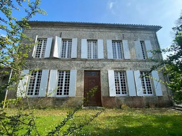 Maison 9 pièces 277 m²