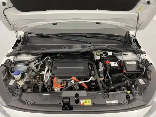 Peugeot 208 electrique 50 kwh 136ch — photo 85