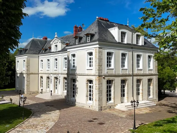 Château XVIIème En Parfait Etat A 90Km De Paris - Confort aux standards internationaux