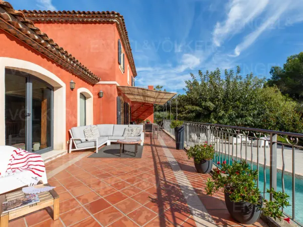 Villa Néo-provençale dans domaine résidentiel prisé calme absolu, Biot
