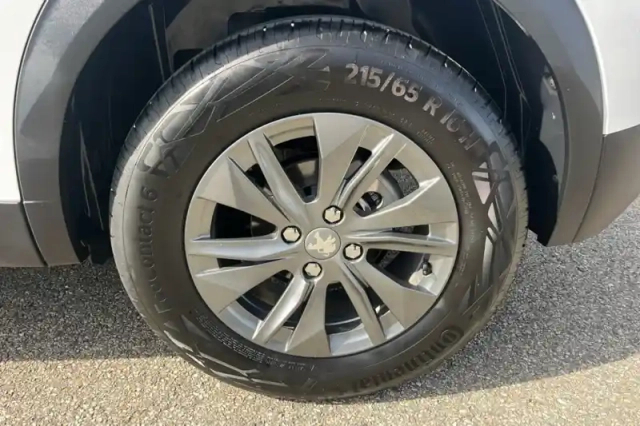 Peugeot 2008 puretech 130 s&amp;s eat8 — photo 34