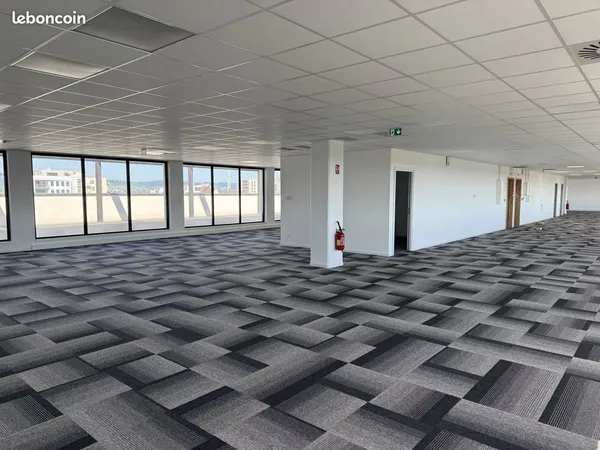 Bureaux 250 m² Saint-Louis
