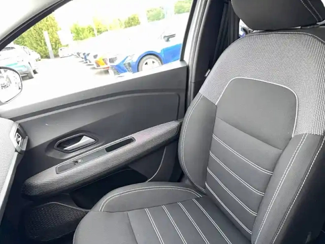 Dacia Jogger tce 110 7 places gsr2 — photo 5