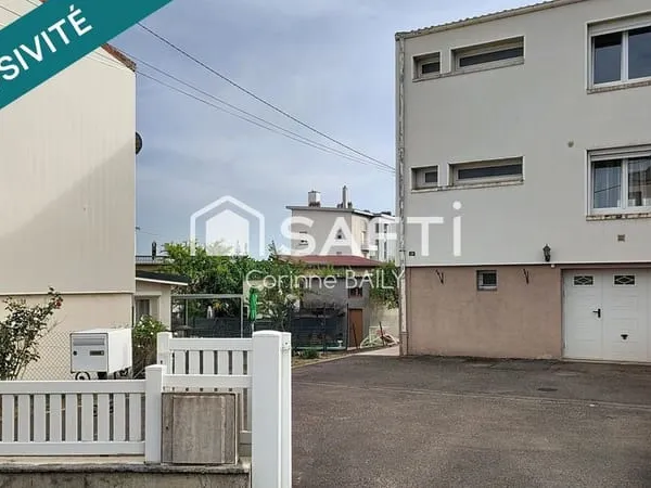 Maison jumelée de 95m2 sur terrain de 5,5 ares.