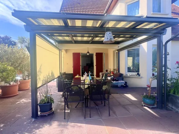 Maison familiale en ville - esprit campagne et jardin intimiste