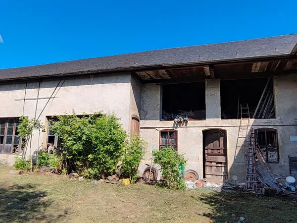 Entrepôt 179 m² GILLY SUR ISERE