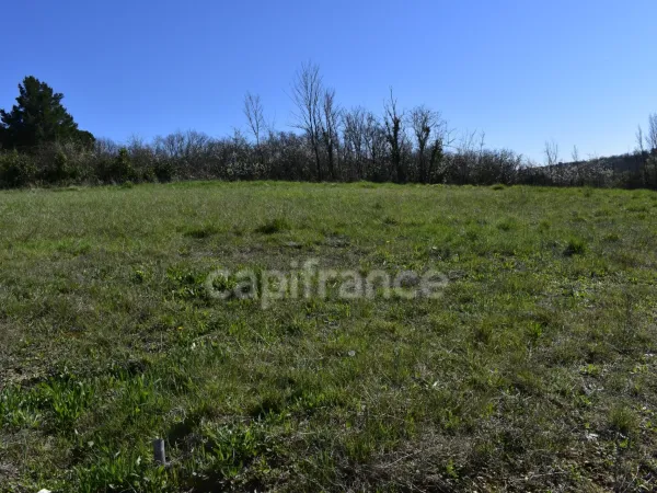 Terrain 754 m²