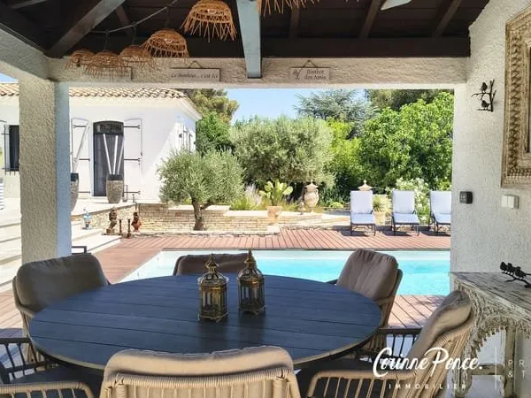 Nîmes Villa style bastide avec garage et piscine Proposée pa