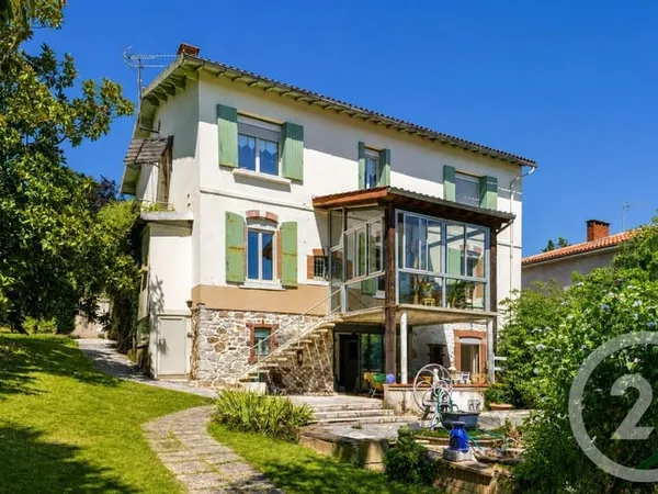 Maison 7 pièces 270 m²