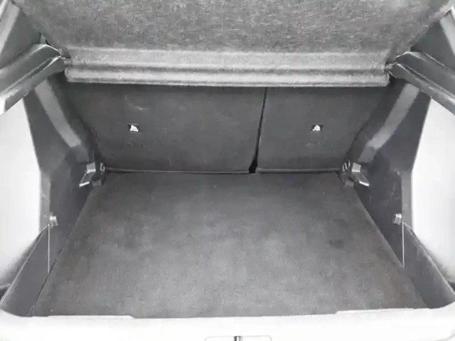 Peugeot 2008 puretech 130 s&amp;s bvm6 — photo 21