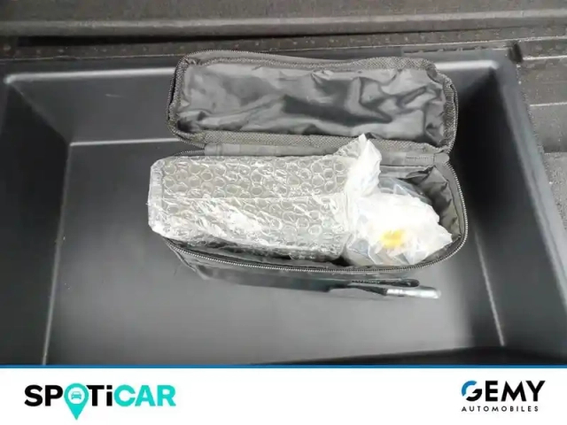 Peugeot 3008 hybrid 225 e-eat8 — photo 13