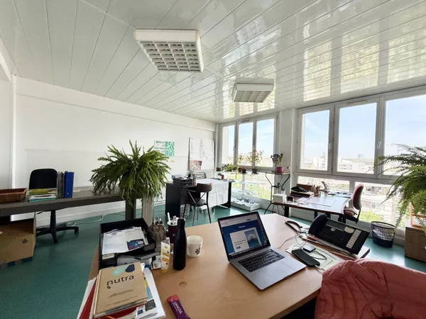 Bureaux 74 m²
