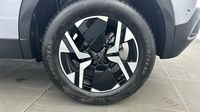 Peugeot 2008 1.2 Hybrid 145ch GT e-DCS6 — photo 11