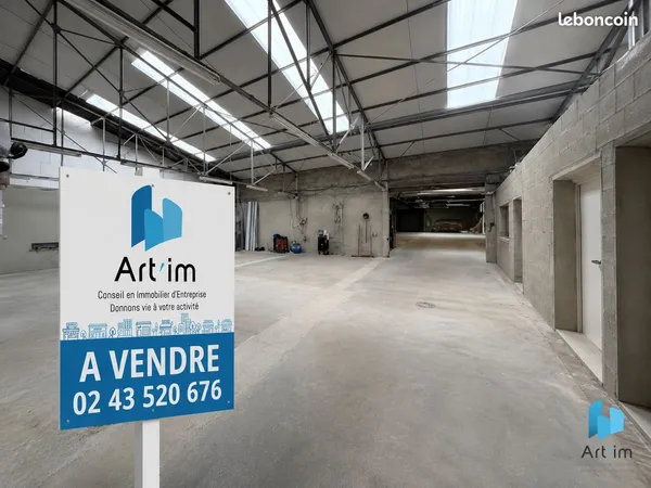 Local 1020 m² Mayet