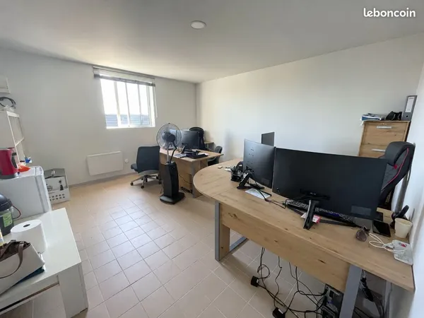 Bureau 22 m2 a Villabé location journées , semaine ou mois ou longues durées