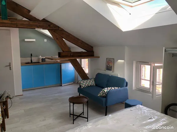 Studio meublé neuf hyper centre