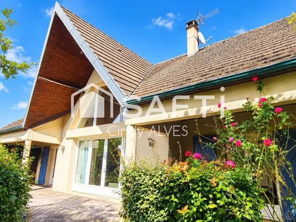 Maison d'architecte, 4 chambres, sans vis à vis.