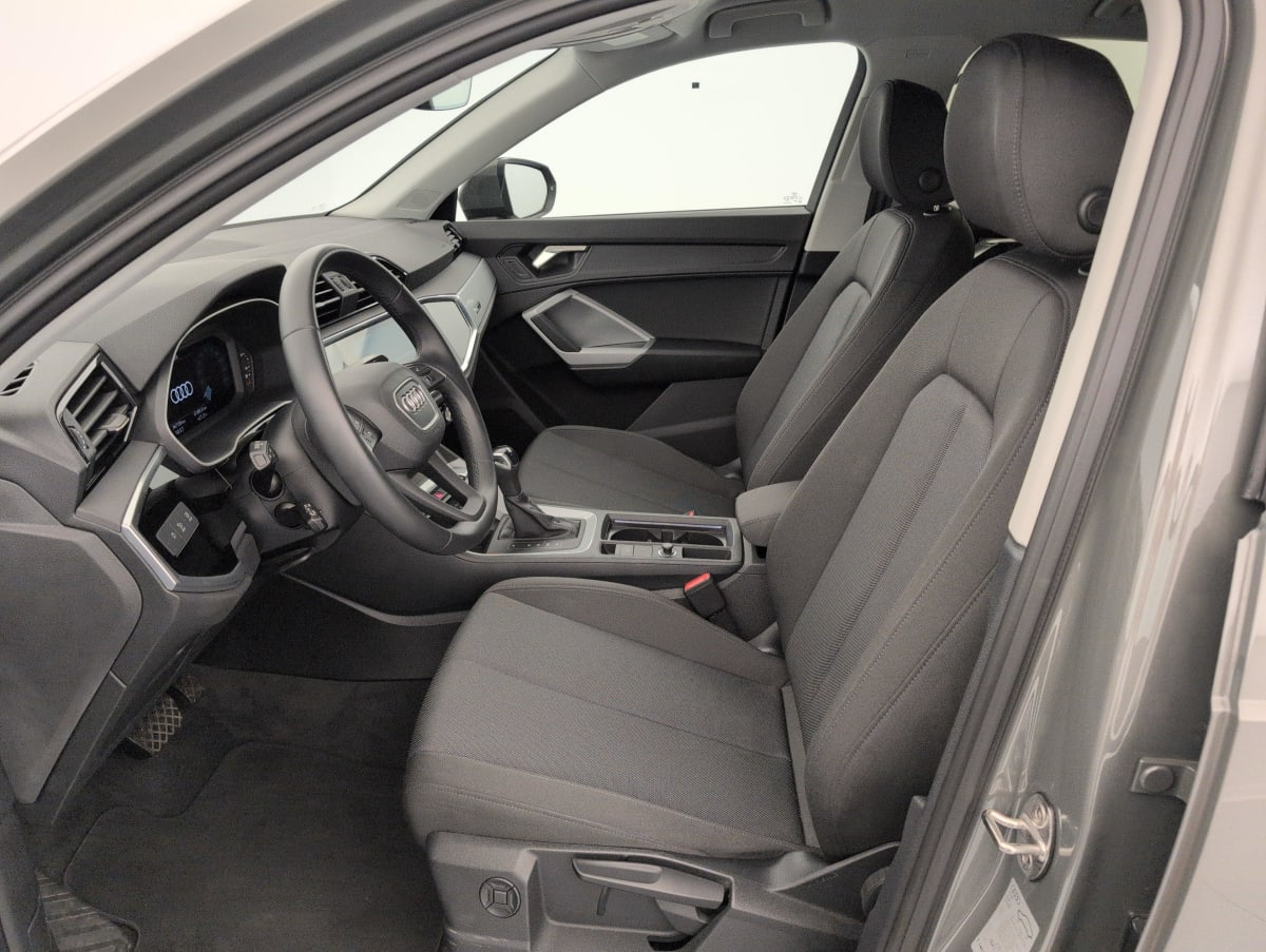 Audi Q3 — photo 16