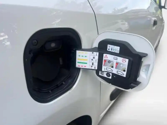 Renault Twingo e-tech electric authentic r80 achat intégral soh 93% — photo 10