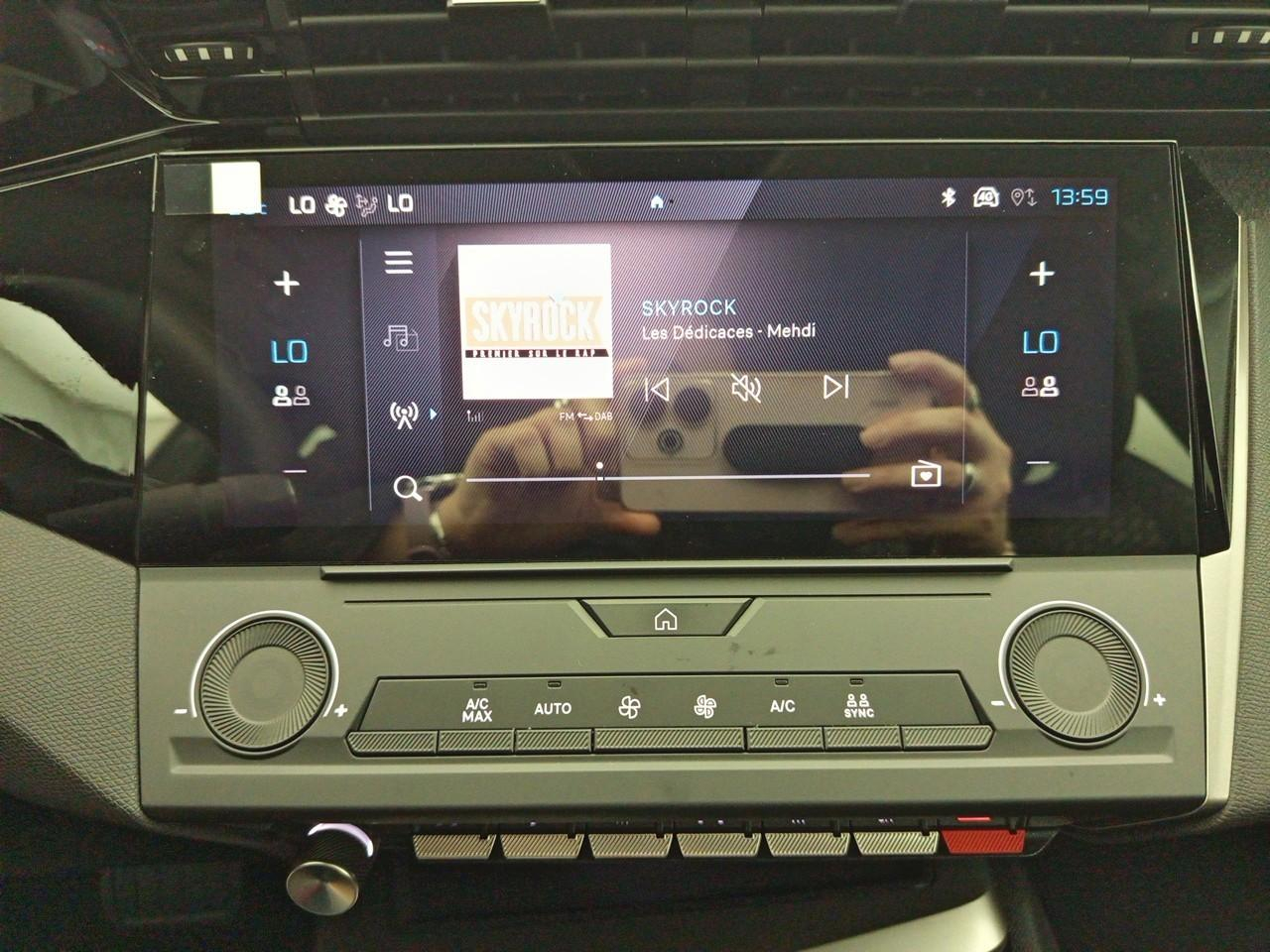 Peugeot 308 hybrid 145 e-dcs6 allure — photo 11