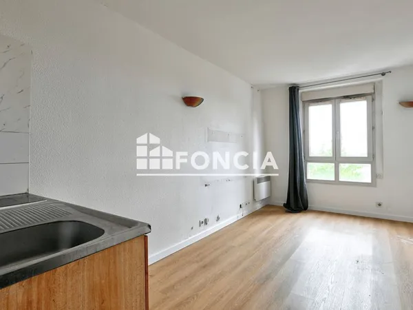 Studette à vendre à Cergy Saint-Christophe - 5 minutes du RER A - Investissement locatif rentable