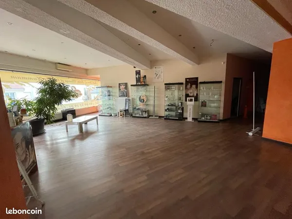 Local commercial 266 m² Sainte-Geneviève-des-Bois