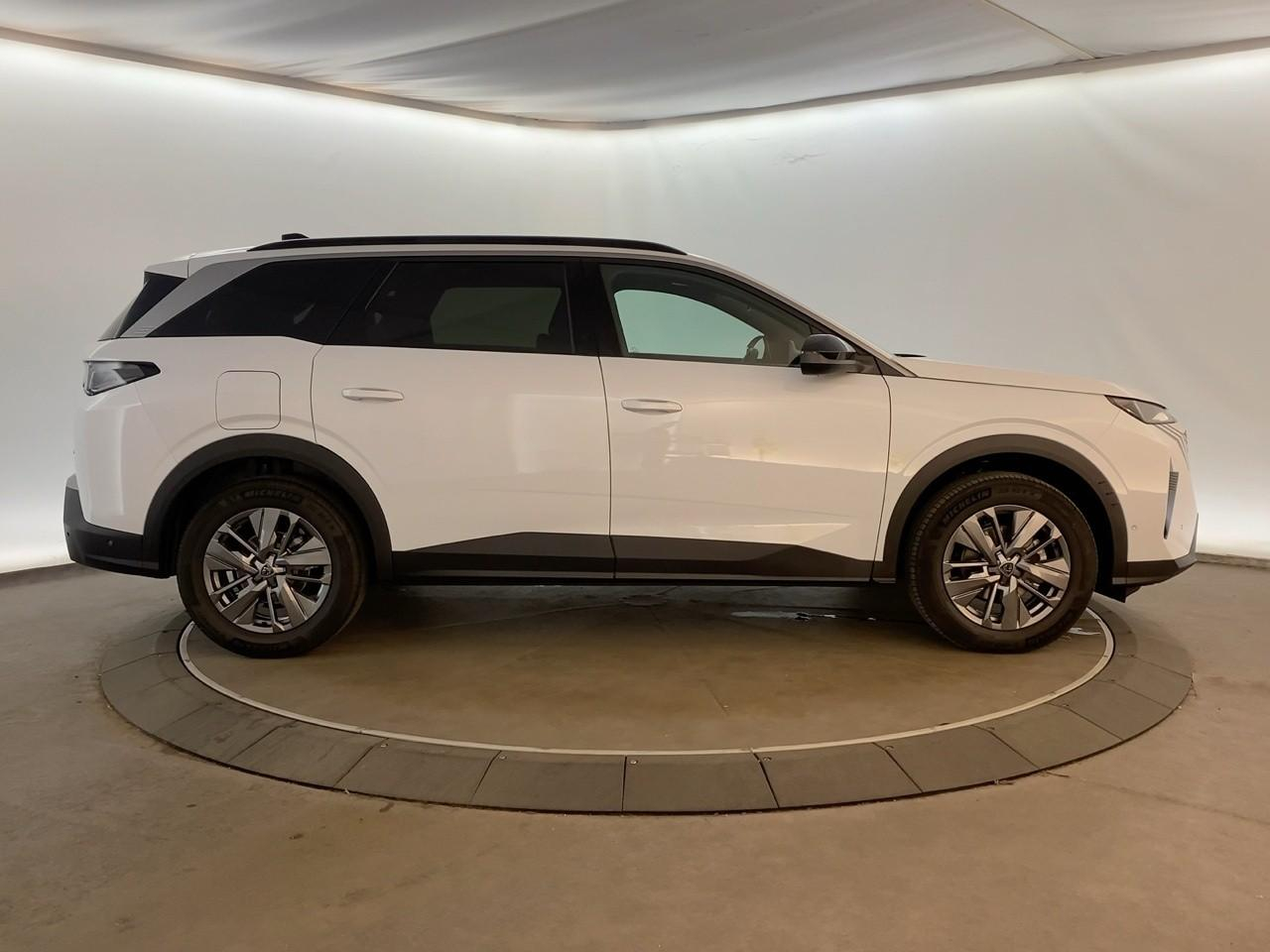 Peugeot 5008 hybrid 145 ch e-dcs6 allure — photo 4