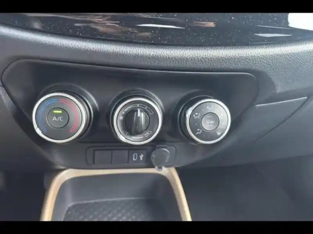 Toyota Aygo X 1.0 vvt-i 72ch design my24 — photo 14