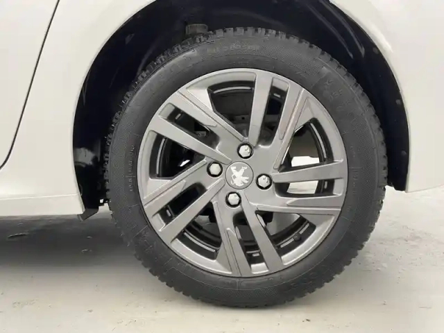 Peugeot 208 puretech 100 s&amp;s bvm6 — photo 18