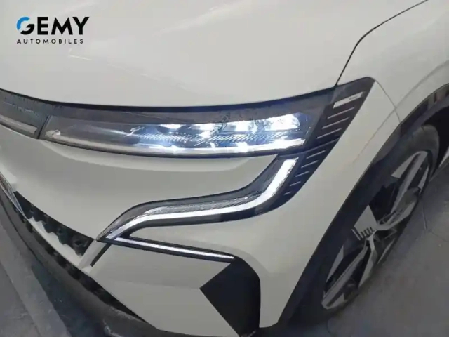 Renault Megane e-tech ev60 220 ch optimum charge — photo 46