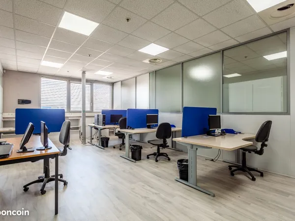 Bureau à louer / 59 m² / Bureau en location / Site gardienné
