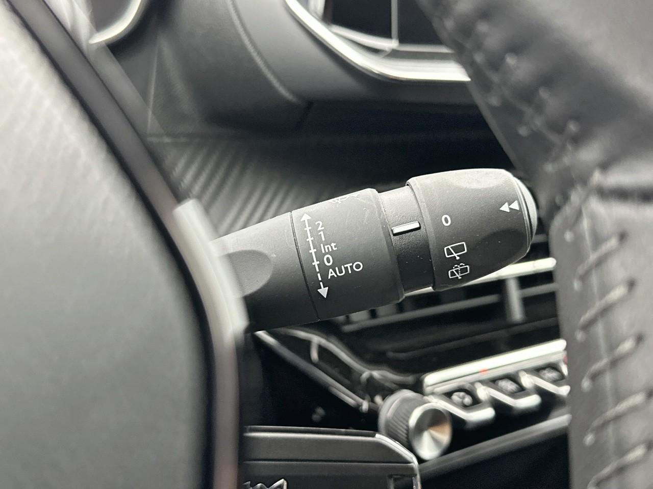 Peugeot 2008 puretech 100 s&s bvm6 style — photo 18