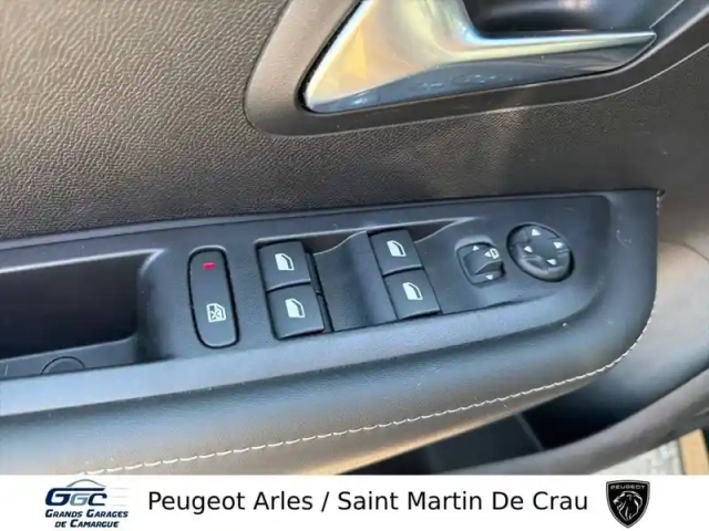 Peugeot 208 100 s&amp;s bvm6 — photo 12